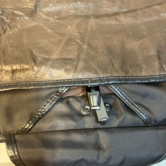 Potomac Leather Goods Company Genuine Leather Garment Travel Bag - Picture 12 of 16